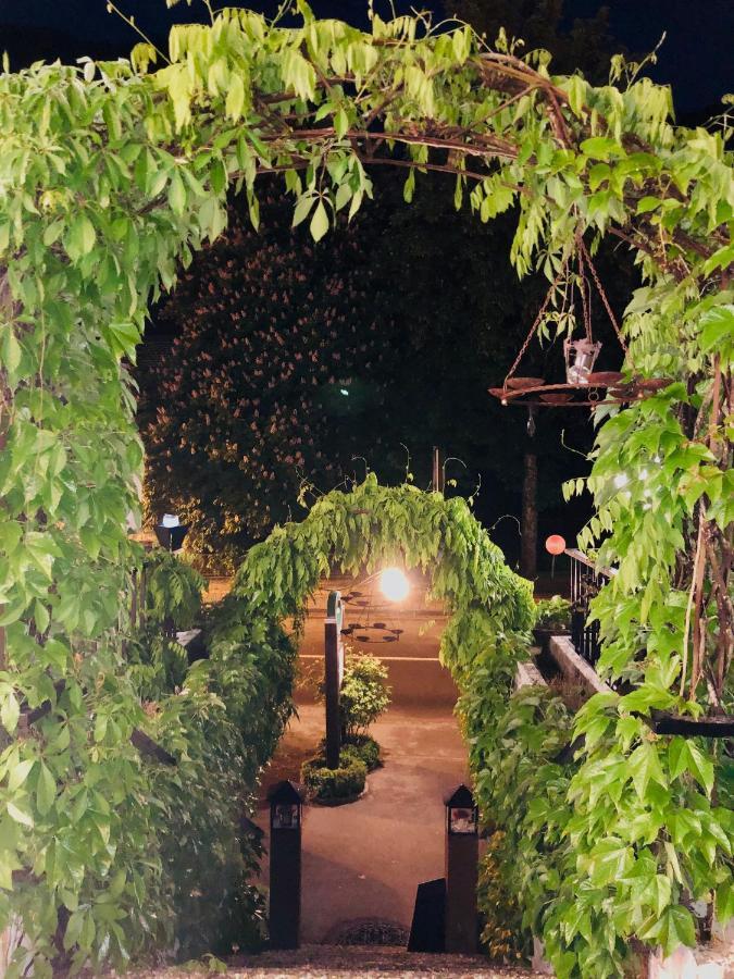 Murmeltier Hausen im Tal Bagian luar foto
