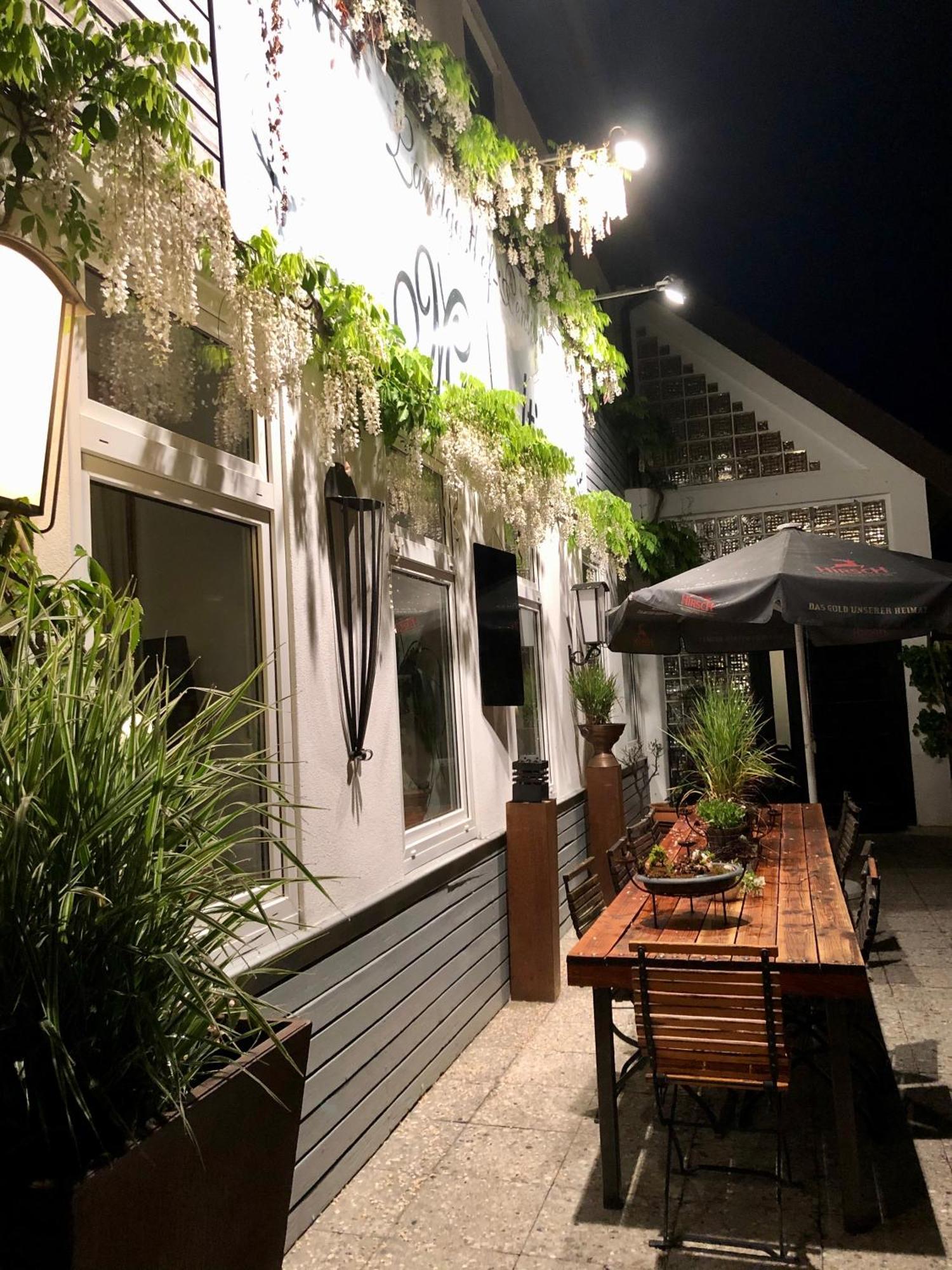 Murmeltier Hausen im Tal Bagian luar foto